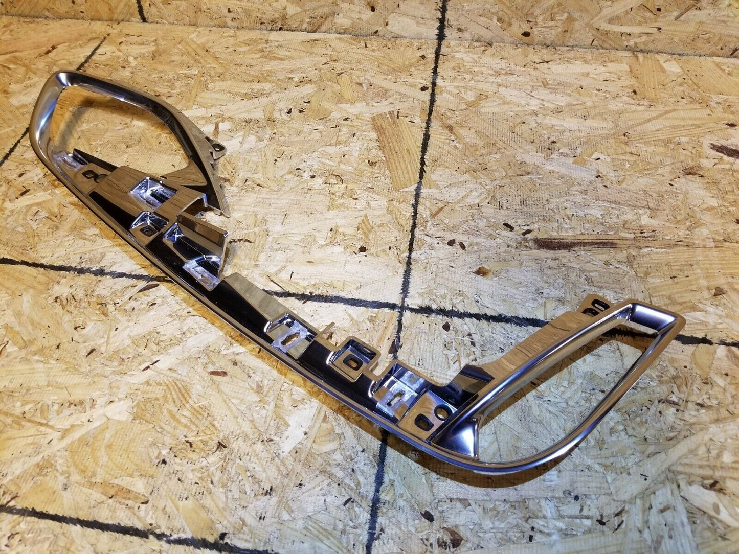 16 17 18 19 Chevrolet Malibu Front Dash Trim Bezel Silver OEM 3k