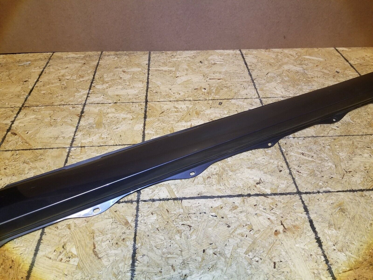 07 08 09 10 Mercedes R350 Left Driver Side Rocker Panel Skirt Molding OEM
