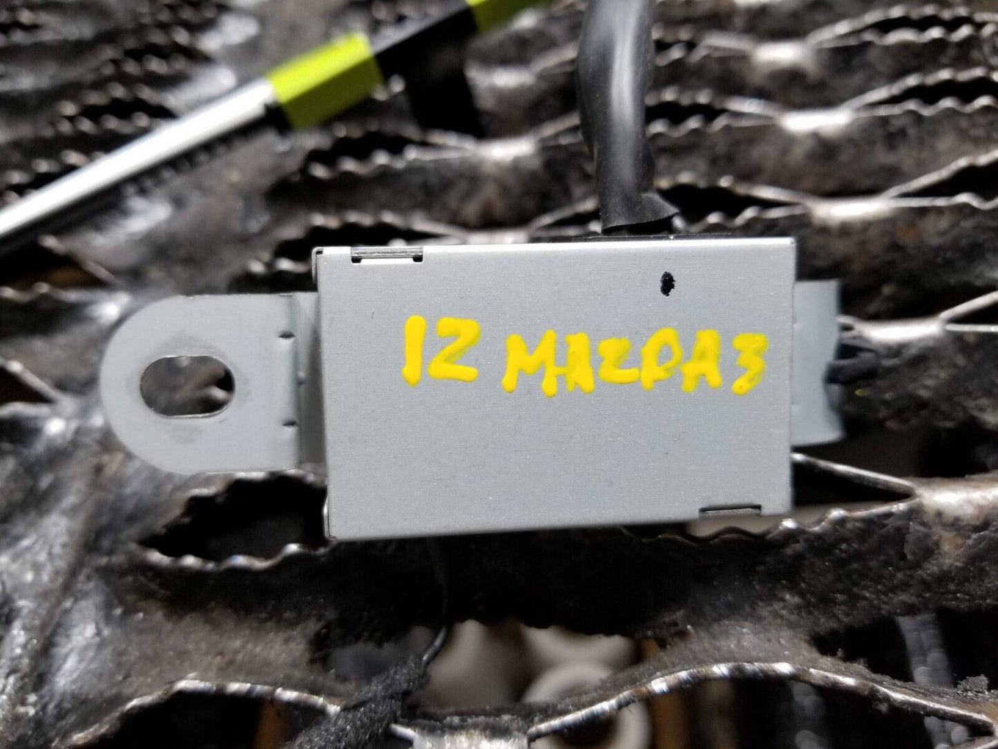 10 11 12 13 Mazda 3 Sedan Radio Antenna Bbm2 66 9n0d OEM