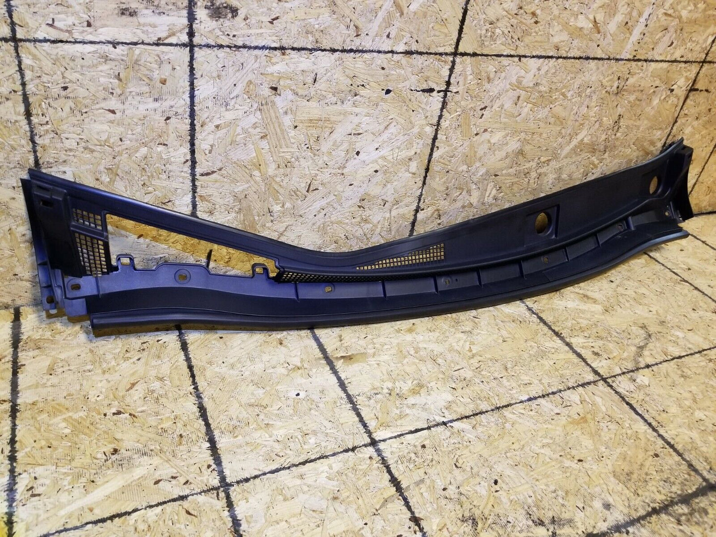 16 17 18 Nissan Sentra Windshield Wiper Cover Trim Cowel Grill OEM 40k