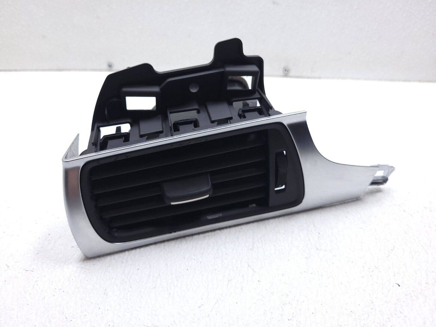 12 13 14 15 16 17 Audi A7 Dash Air Vent Left Driver Side OEM