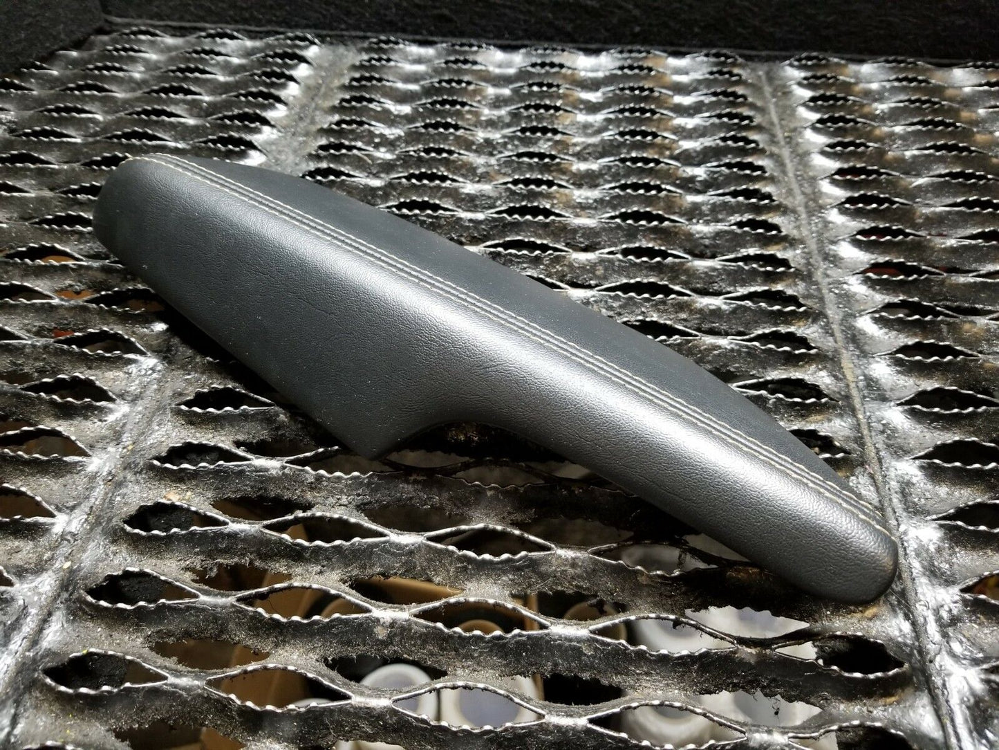 14 15 16 17 Jeep Cherokee Rear Door Interior Pull Handle Trim Pass Side Rh OEM