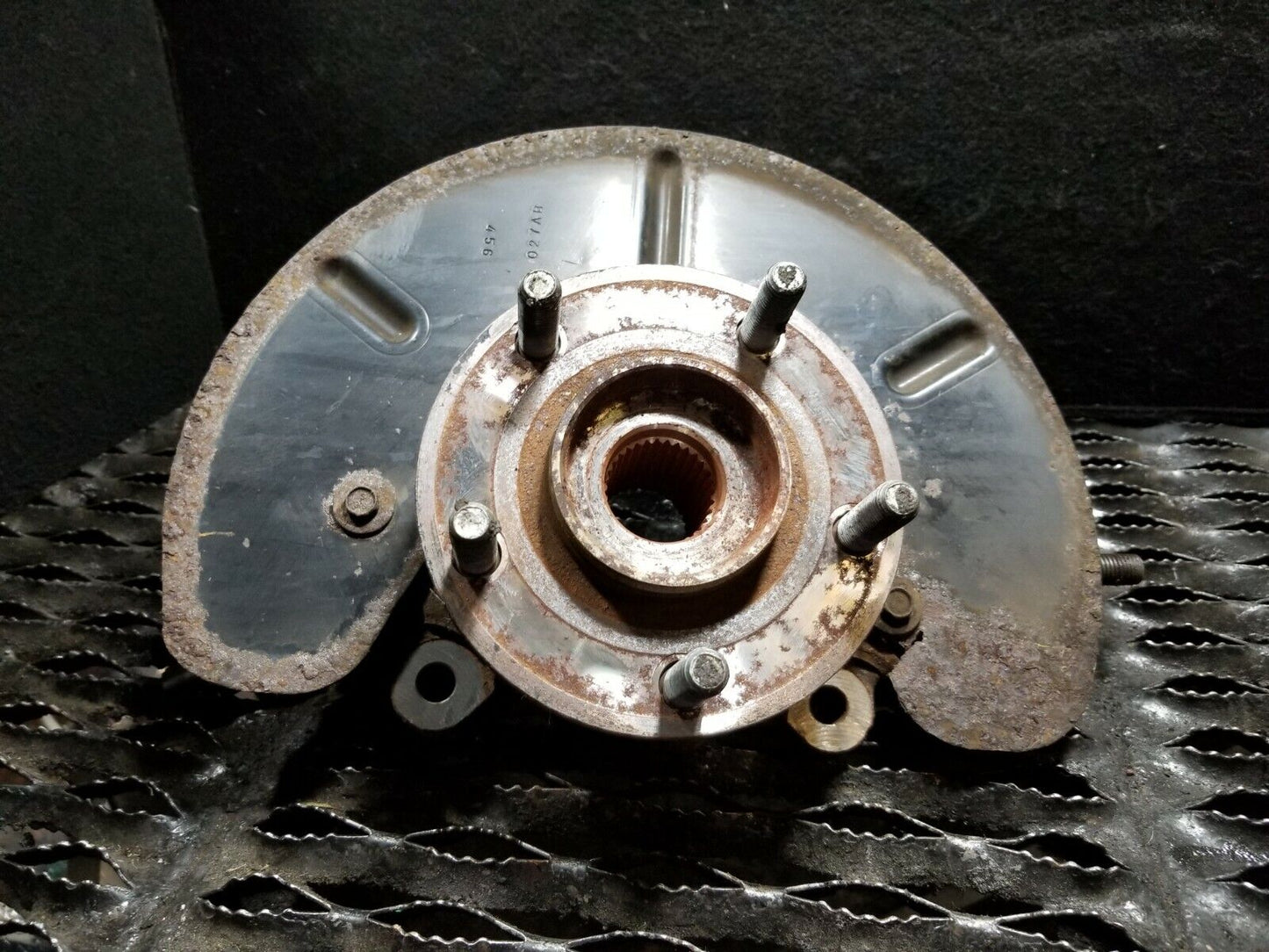 07 08 09 10 Chrysler Sebring Front Spindle Knuckle Left Driver Side OEM