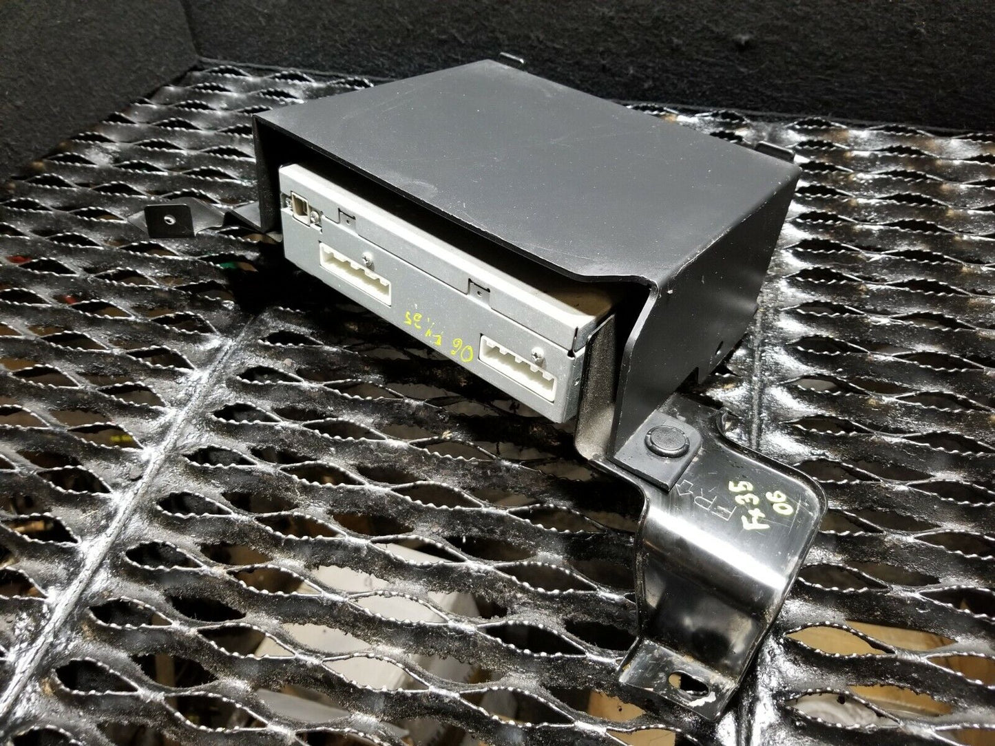 06 07 08 Infiniti Fx35 Navigation Dvd Player W/ Bracket OEM