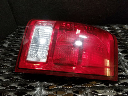 07 08 09 10 Jeep Grand Cherokee Left Driver Side Tail Light OEM