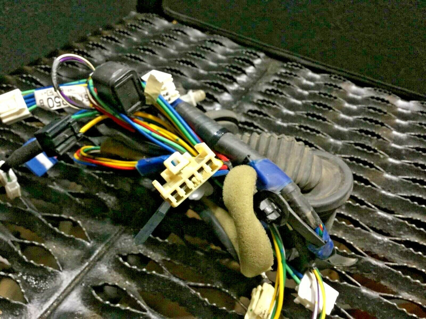 04 05 06 07 08 09 Toyota Prius Front Right Passenger Door Wire Harness   OEM