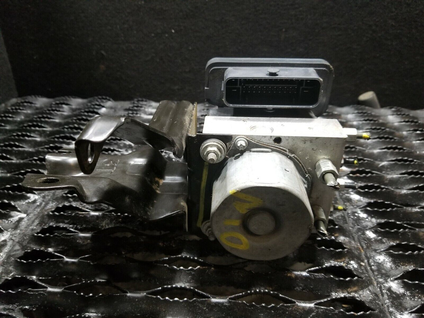 13 14 15 Nissan Altima 2.5l ABS Anti Lock Brake Pump OEM 57k