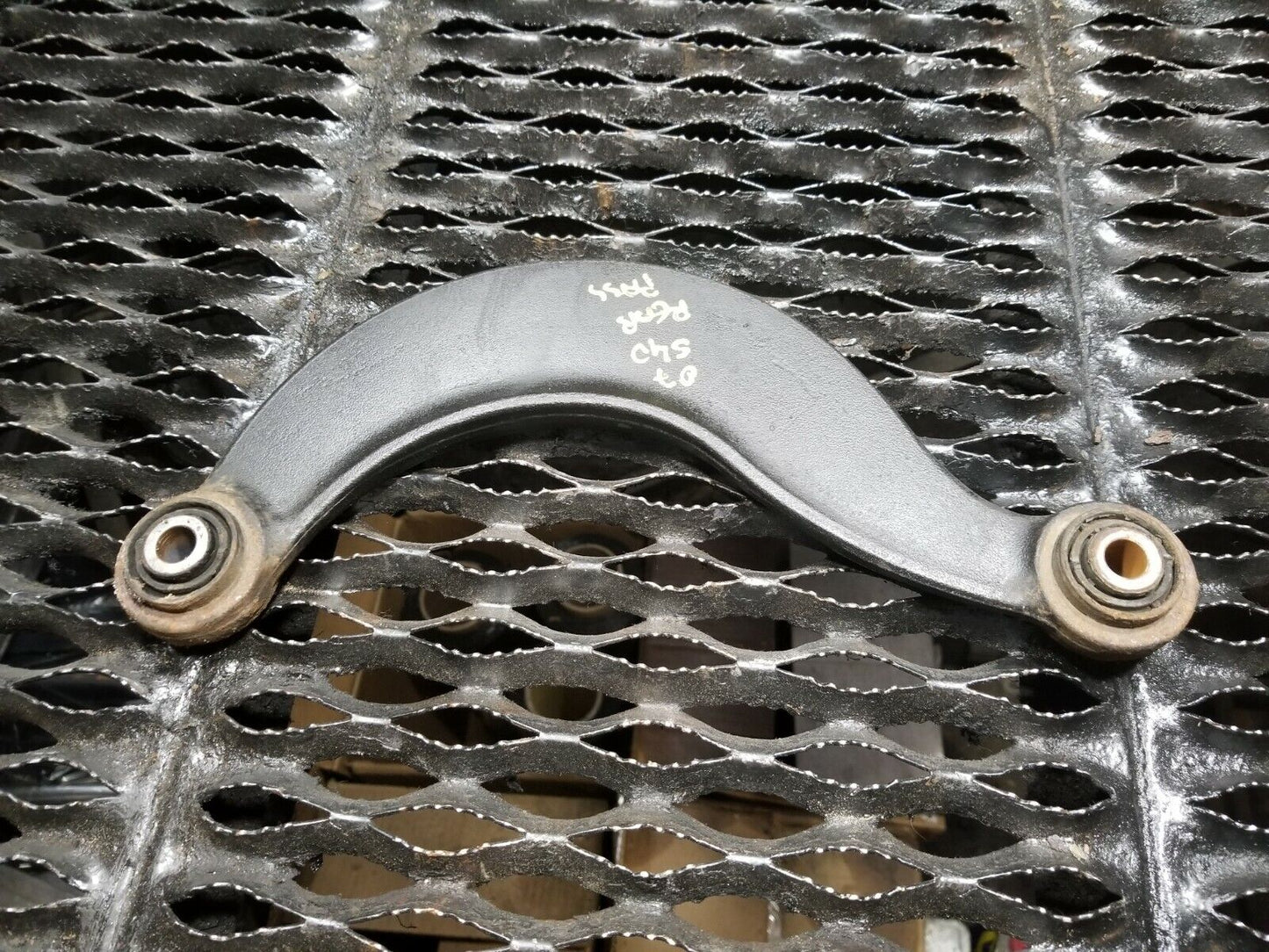 05 06 07 Volvo S40 2.4l Rear Control Arm Right Passenger Side OEM