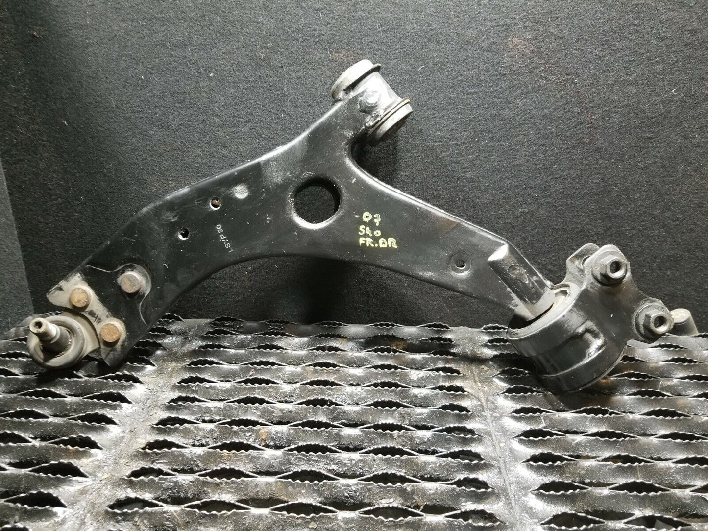 05 06 07 Volvo S40 2.4l Front Lower Control Arm Left Driver Side OEM