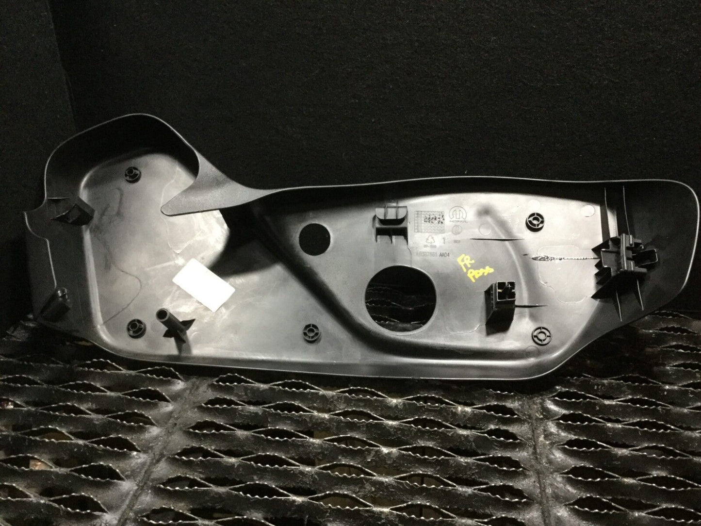 15 16 17 Jeep Renegade Right Passenger Seat Side Trim Bezel Cover OEM 7k Miles