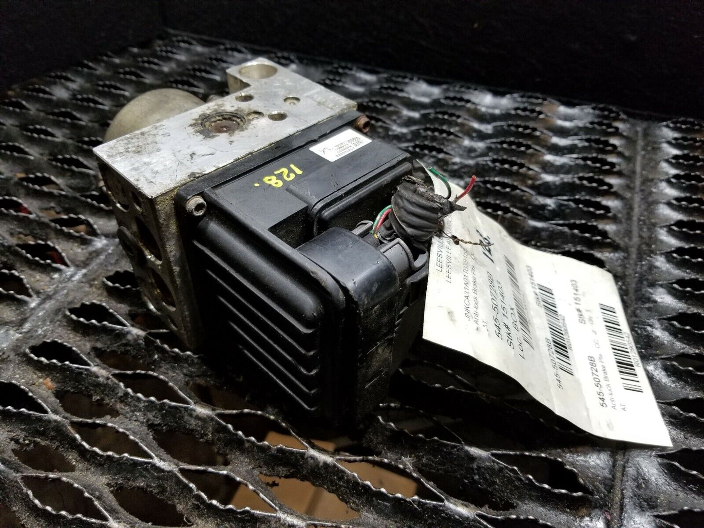 01 2001 Infiniti I30 ABS Anti Lock Brake W/ Module Pump OEM #128