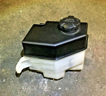 06 07 08 09 10 11 Kia Rio 1.6l Engine Coolant Reservoir Bottle OEM