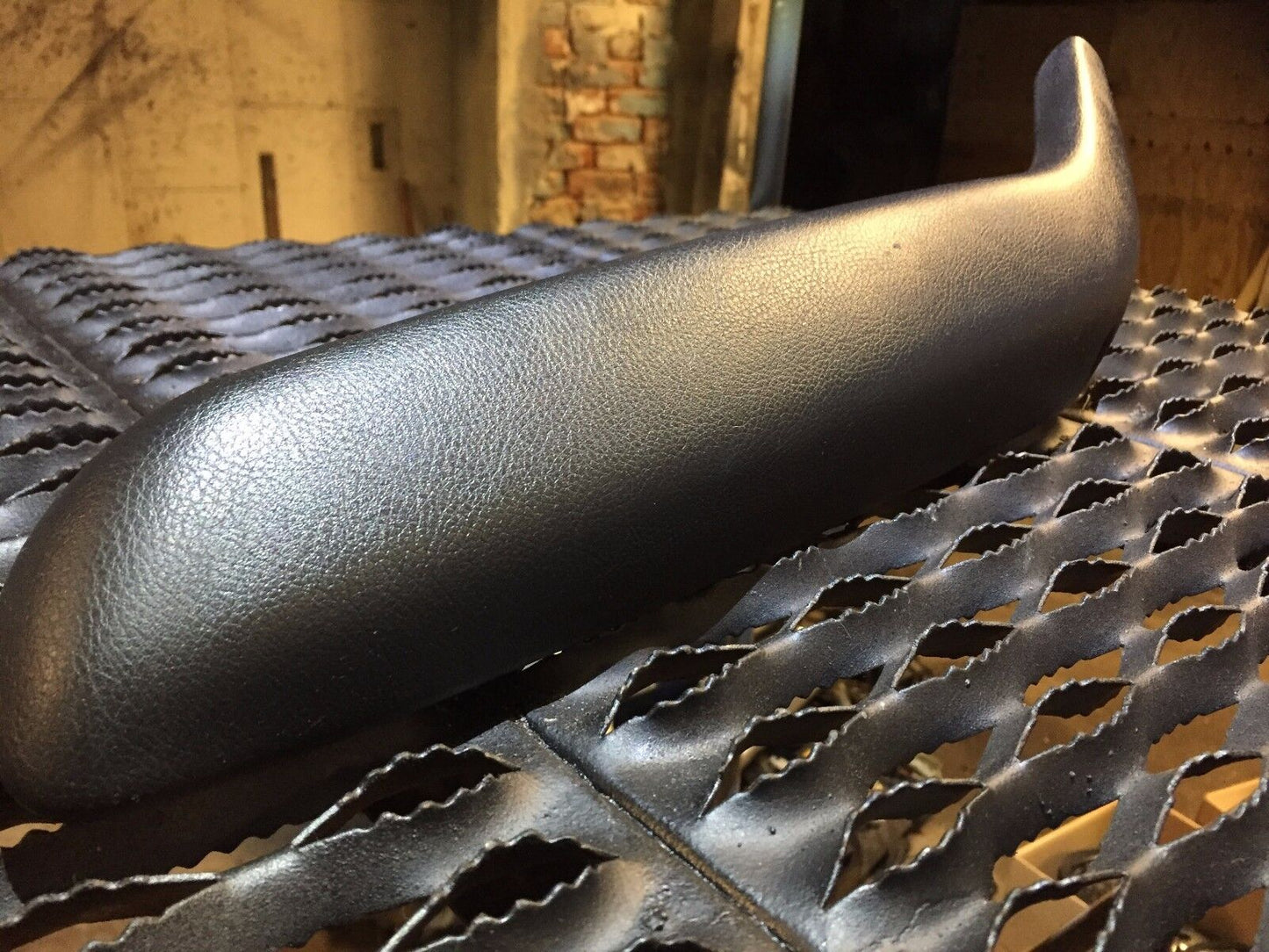 05 06 07 08 Audi A6 C6 Front Interior Door Grab Handle Driver Side OEM