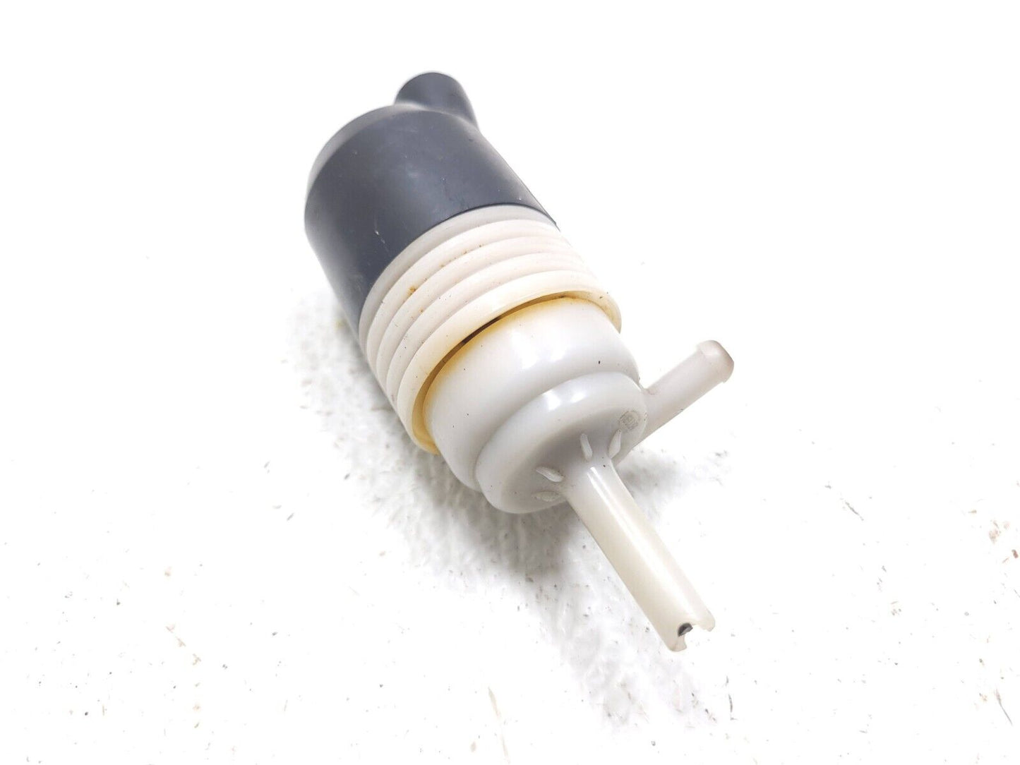 2011-2014 Cadillac CTS Coupe Windshield Washer Pump 8tw009239 OEM