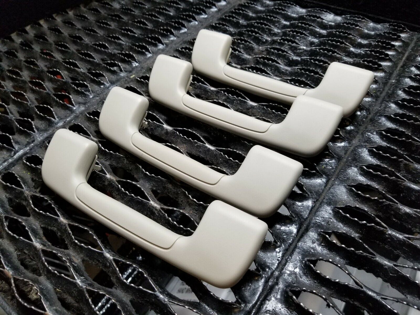 06 07 08 09 10 11 Cadillac DTS Overhead Roof Grab Handle 4pcs OEM