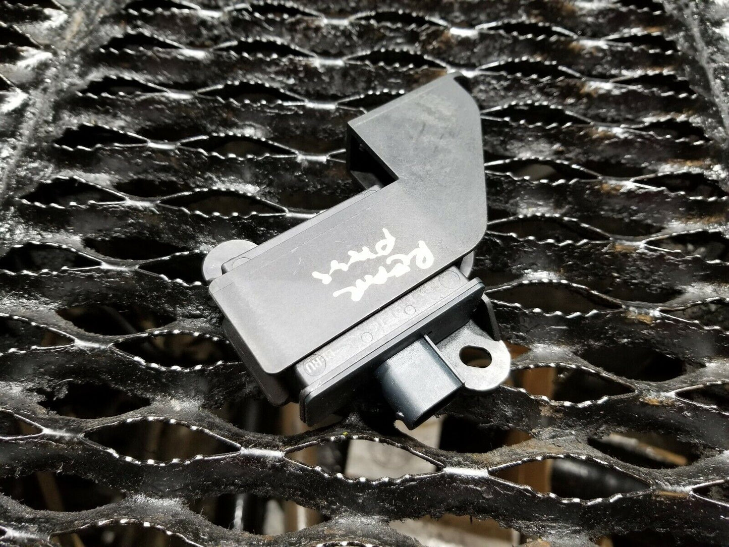 06 07 08 09 10 BMW 650i E63 Tire Pressure Rdc Trigger Transmitter Rear Right OEM