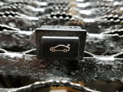 06 07 08 09 10 BMW 650i E63 Trunk Release Unlocking Control Switch Button OEM