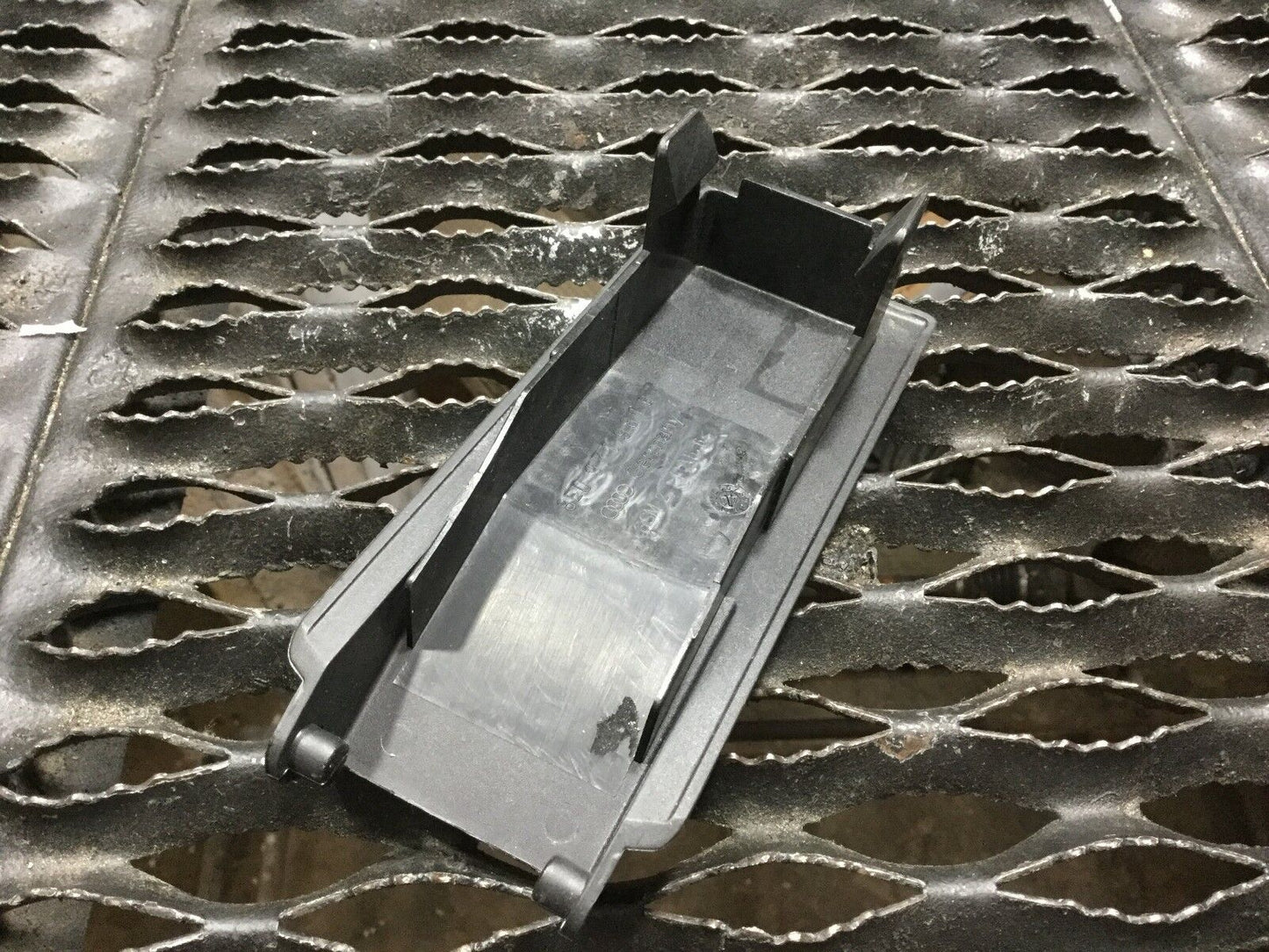 05 06 07 08 Audi A4  Front Left Seat Wire Connector Cover OEM