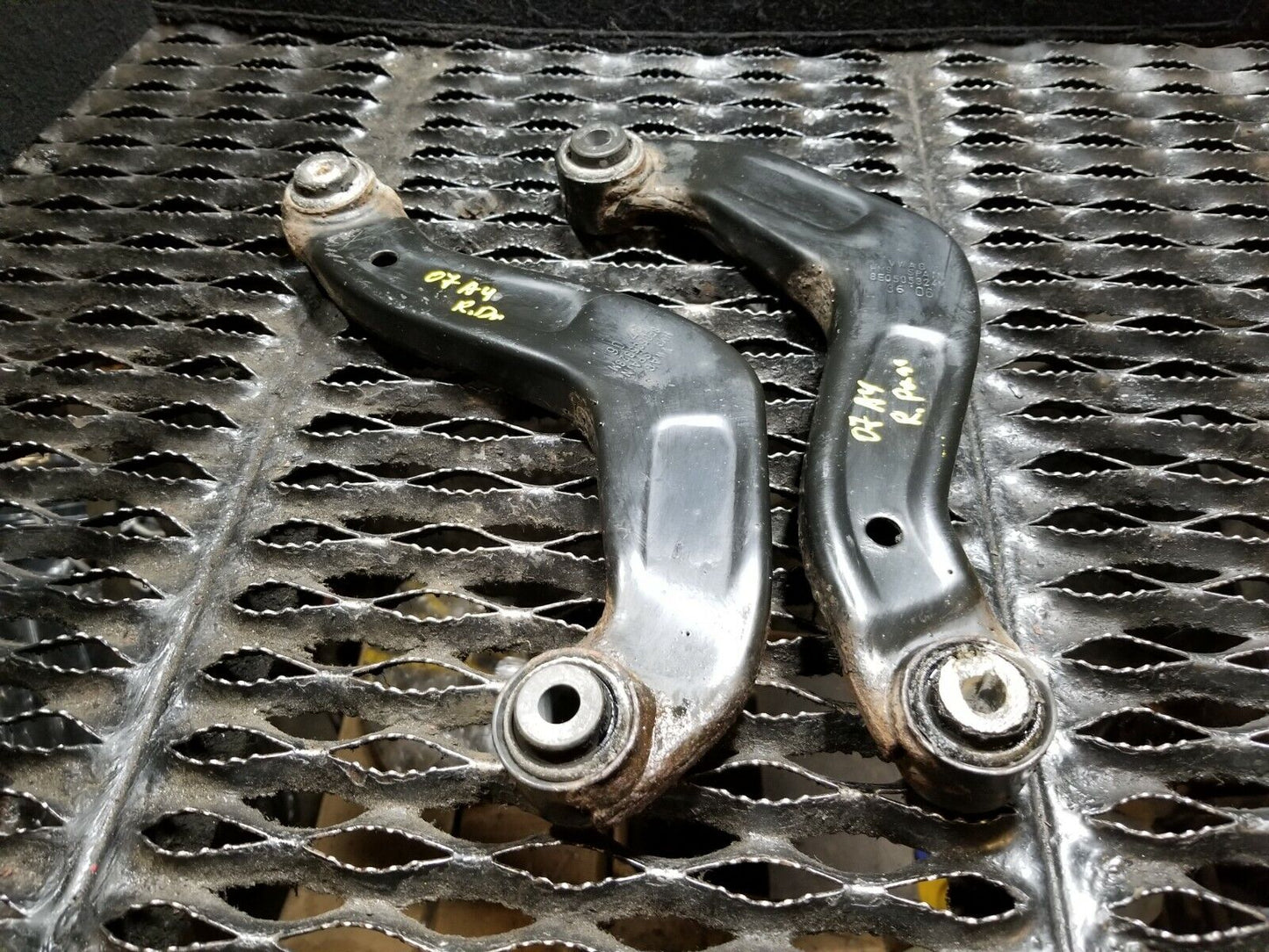 06 07 08 Audi A4 2.0t Rear Upper Control Arm Lh & Rh 2pcs OEM 85k