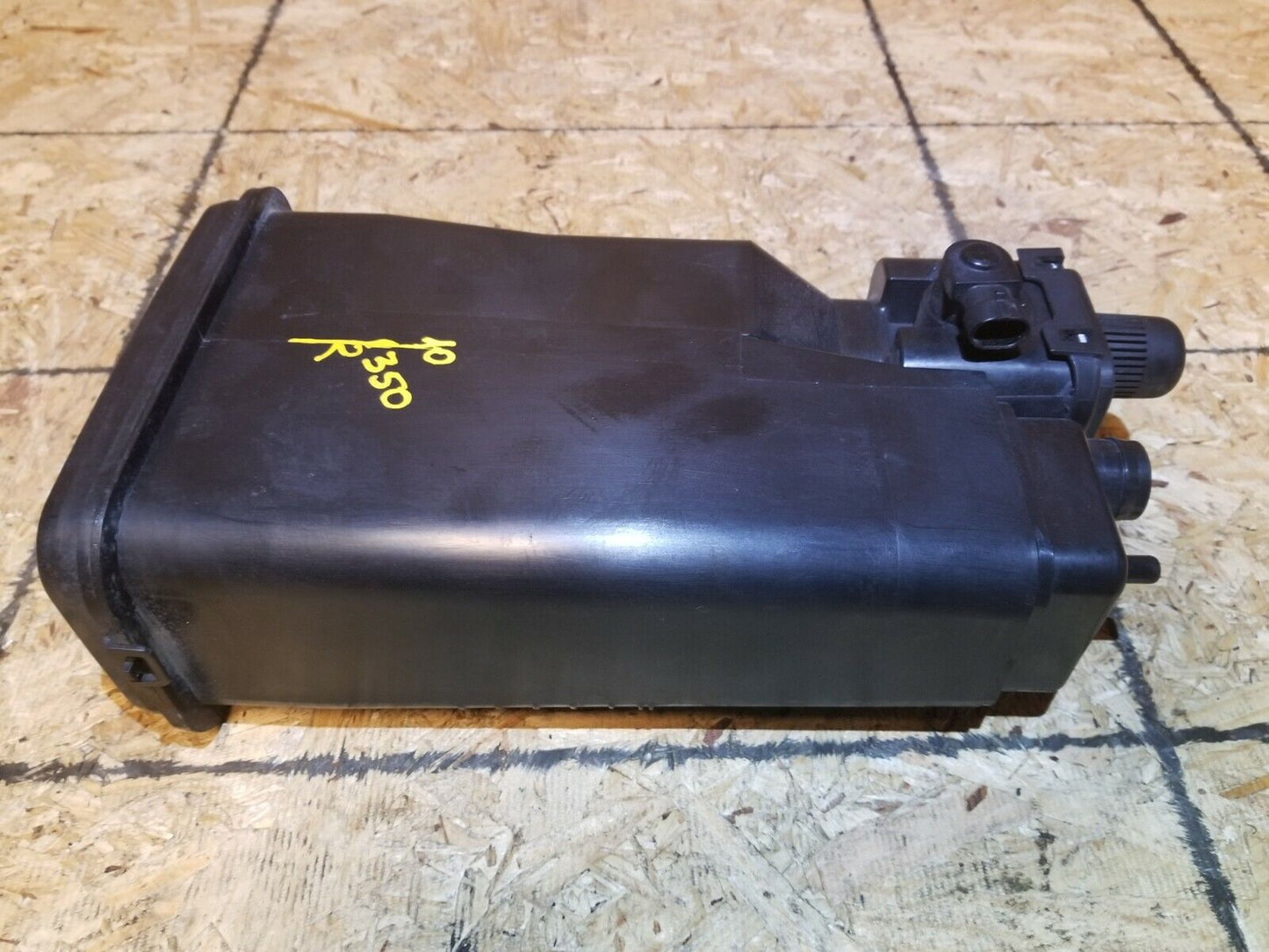 07 08 09 10 Mercedes R350 Fuel Vapor Canister OEM