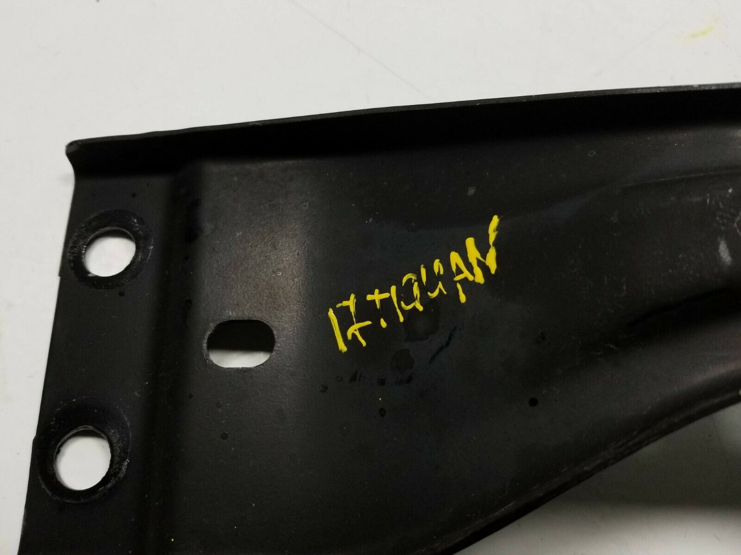 09 11 12 13 14 15 16 17 VW Tiguan Rear Tunnel Support Brace Bracket OEM 43k