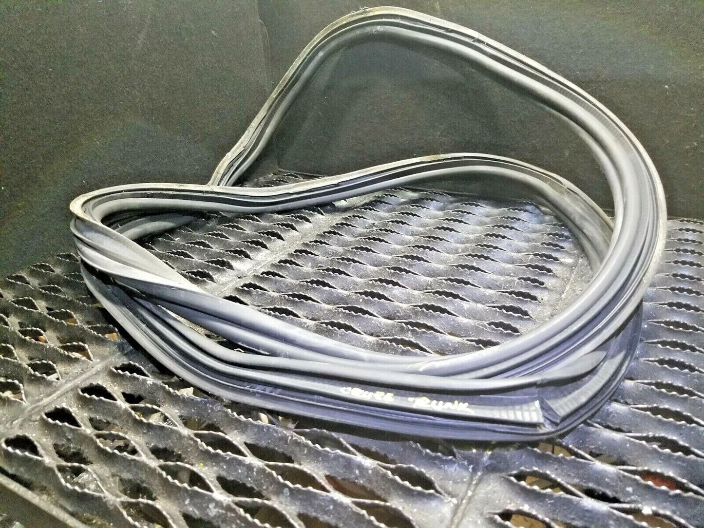 11 12 13 14 15 Chevy Cruze Trunk Weatherstrip Seal Weather Strip OEM