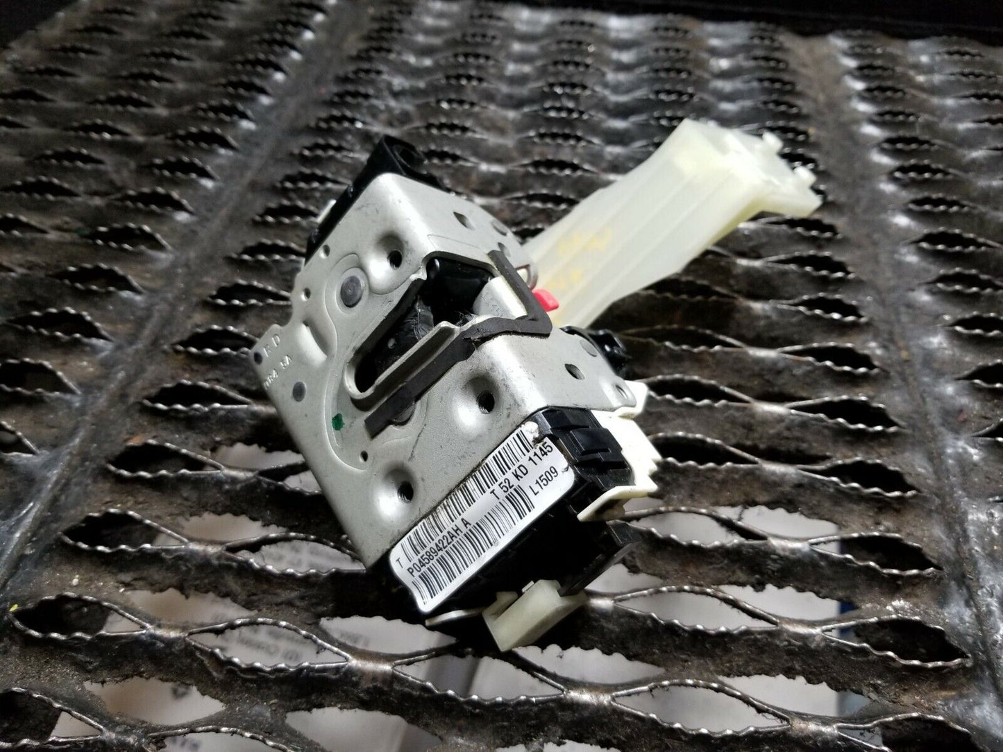 12 13 14 15 16 Jeep Patriot Front Right Pass Door Lock Latch Actuator OEM 54k