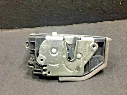 06 07 08 09 10  BMW X3 E83 Front Right Passenger Side Door Lock Actuator OEM D34
