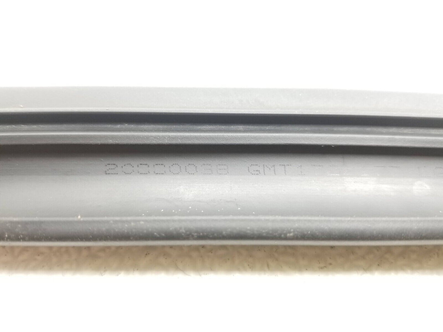 10 11 12 13 14 15 Chevy Equinox Liftgate Trunk Lid Seal & Stopper Damper OEM