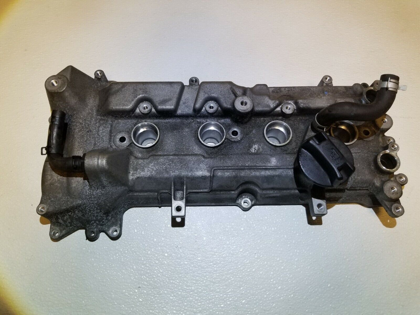 15 16 17 Nissan Versa 1.6l Engine Valve Cover OEM