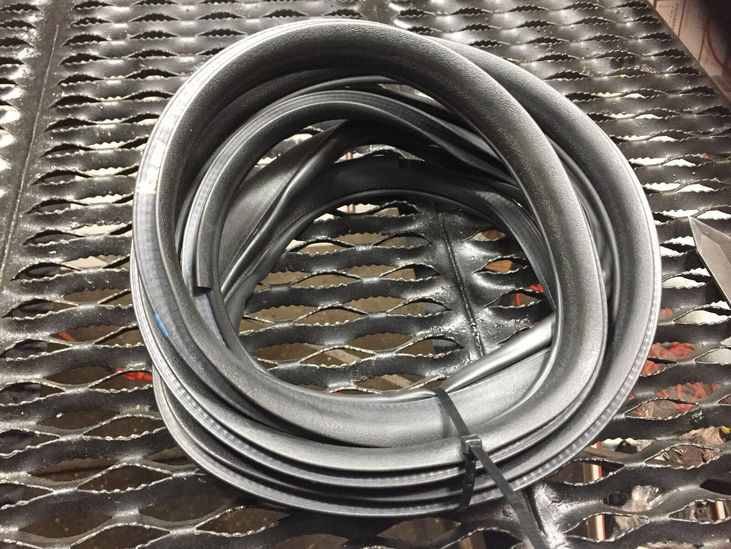 10 11 12 13 14 Subaru Legacy Rear Right Pass Door Weatherstrip Seal OEM