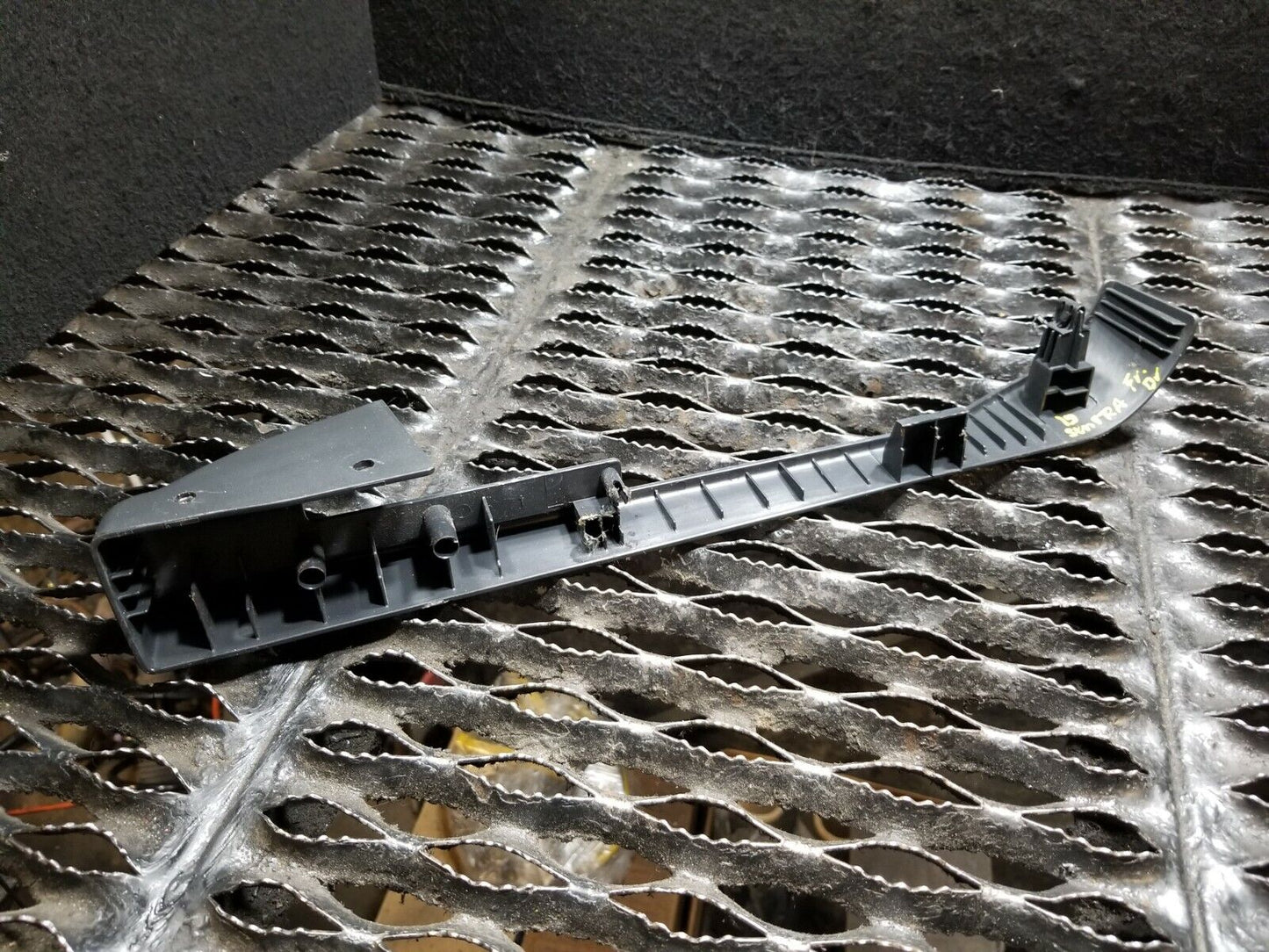 16 17 18 19 Nissan Sentra Front Left Driver Seat Track Rail Cover Trim OEM