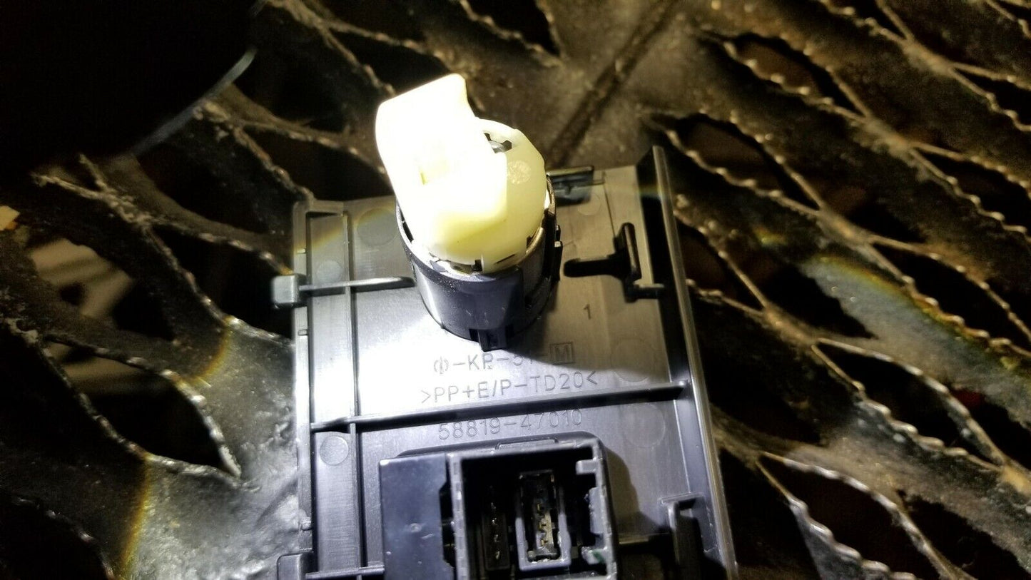 12 13 14 15 Toyota Prius Center Compartment Auxiliary Outlet Aux Usb Plug OEM