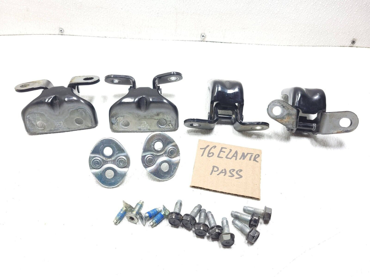 14 15 16 Hyundai Elantra Door Hinge Front & Rear Passenger Side Right OEM