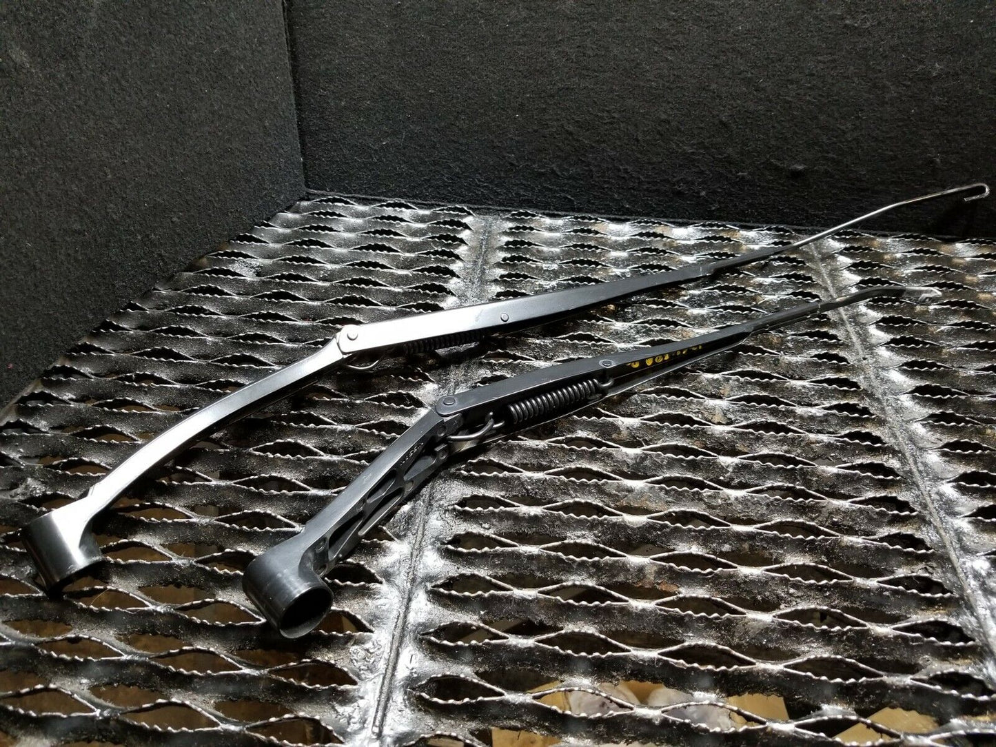 16 17 18 Nissan Sentra Wiper Arm Left & Right 2pcs OEM