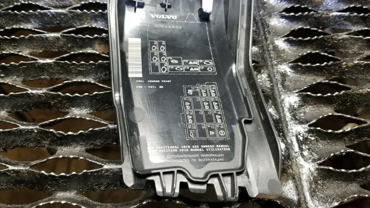 14 15 16 17 Volvo S60 2.0l Engine Fuse Box Top Cover 30644652 OEM 42k