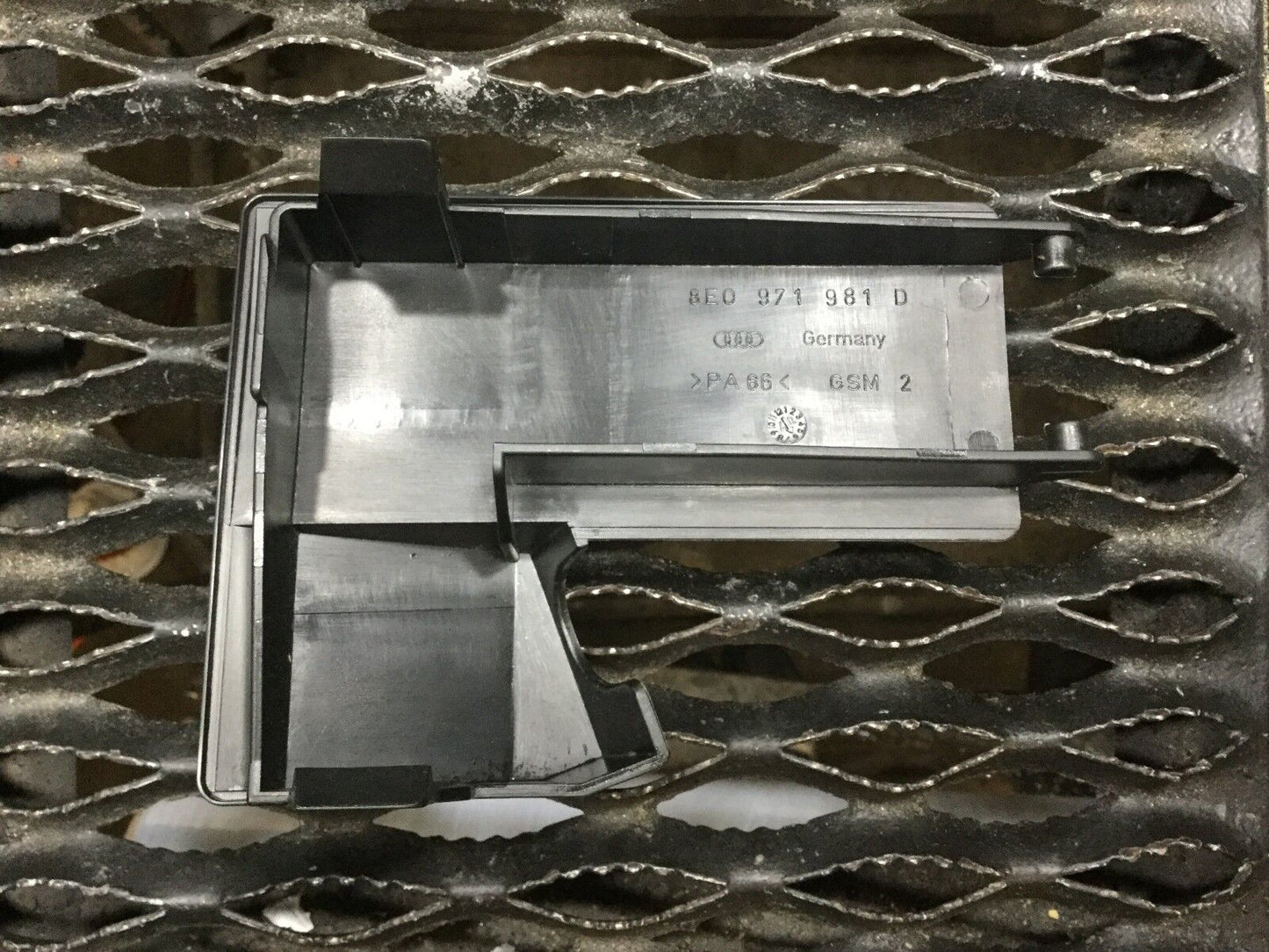 05 06 07 08 Audi A4  Front Right Seat Wire Connector Cover OEM