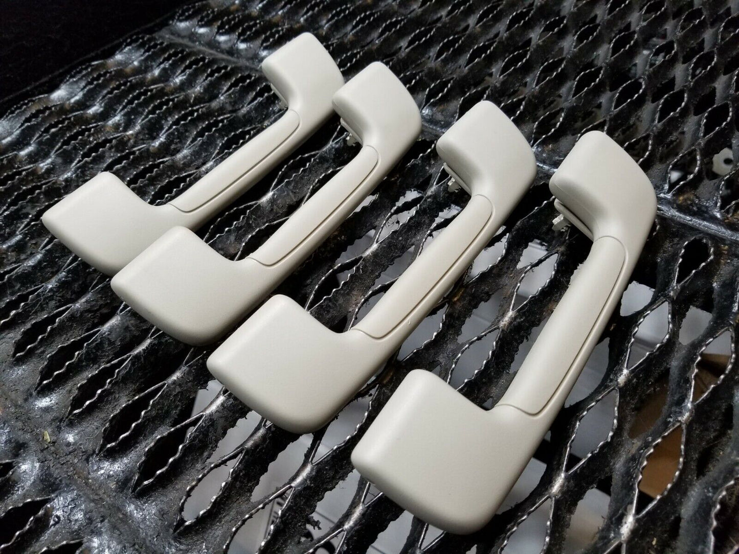 06 07 08 09 10 11 Cadillac DTS Overhead Roof Grab Handle 4pcs OEM