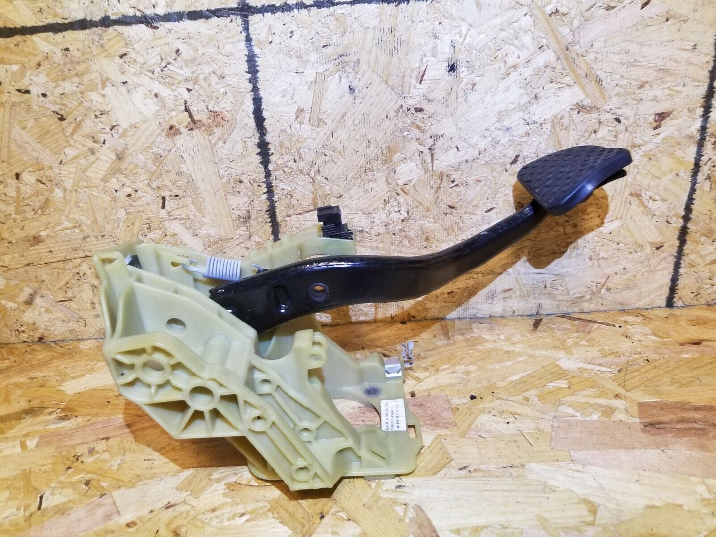 04 05 06 07 BMW 530xi E60 Brake Pedal OEM