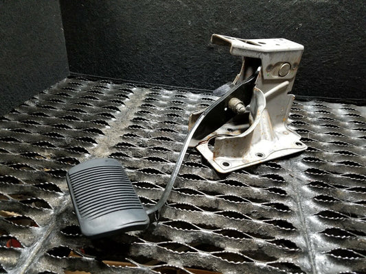 11 12 13 14 Chrysler 200 3.6l Convertible Brake Pedal OEM