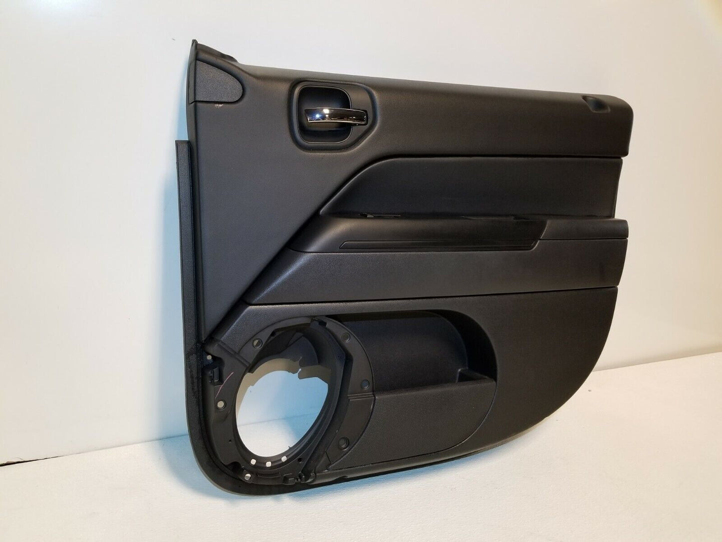 12 13 14 15 16 Jeep Patriot Front Right Pass Door Trim Panel OEM 54k