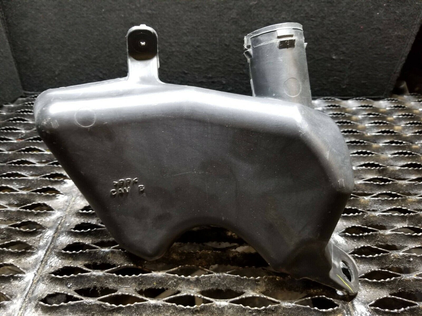 07 08 09 10 11 12 GMC Acadia Air Intake Resonator OEM
