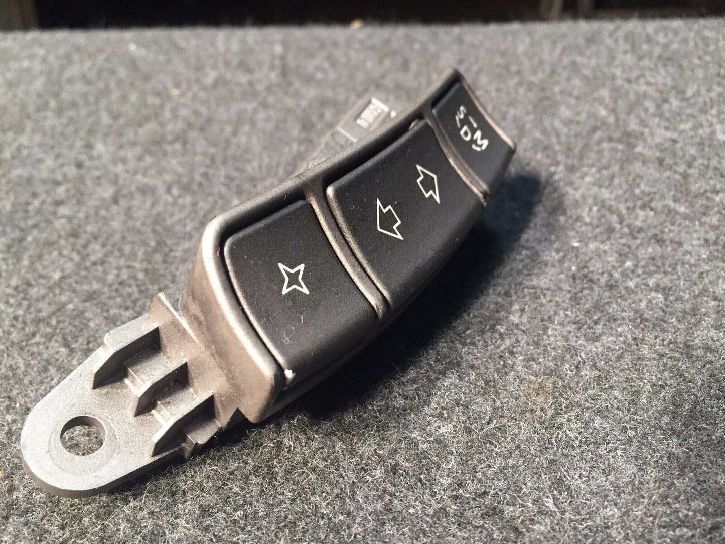 02 03 04 05 BMW 745i 745li E65 E6right Steering Wheel Control Switch OEM 6911586