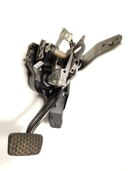 18 19 20 21 Chevrolet Equinox Brake Stop Foot Pedal W/ Bracket Support  OEM