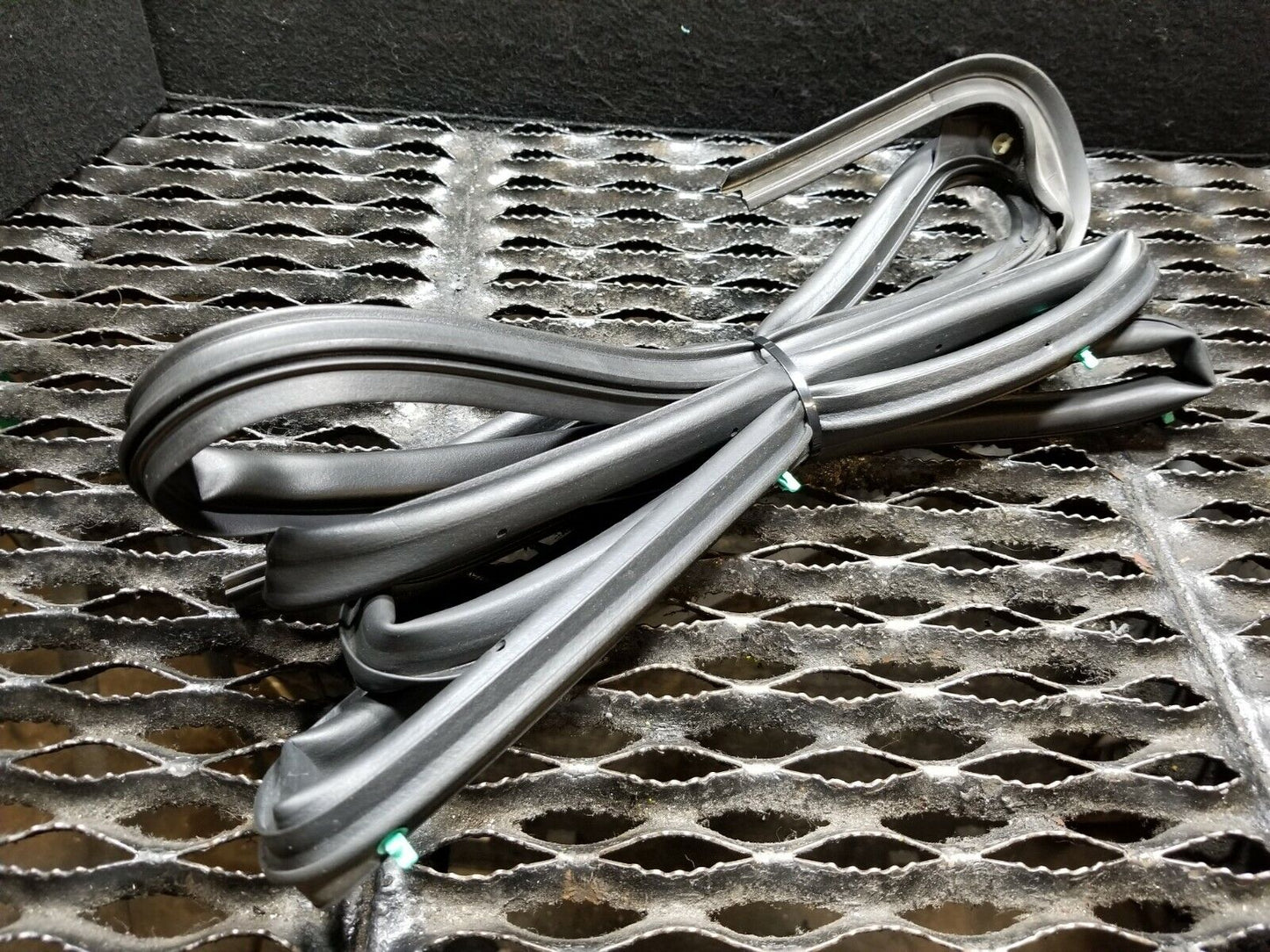 13 14 15 Honda Civic Rear Right Passenger Side Door Weatherstrip Seal OEM