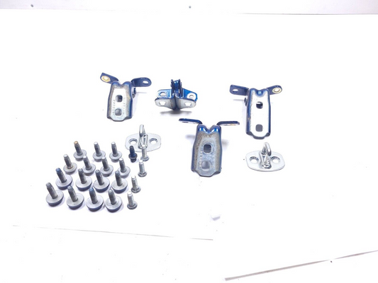 18 19 20 21 Chevrolet Equinox Door Hinge Right Passenger Side OEM