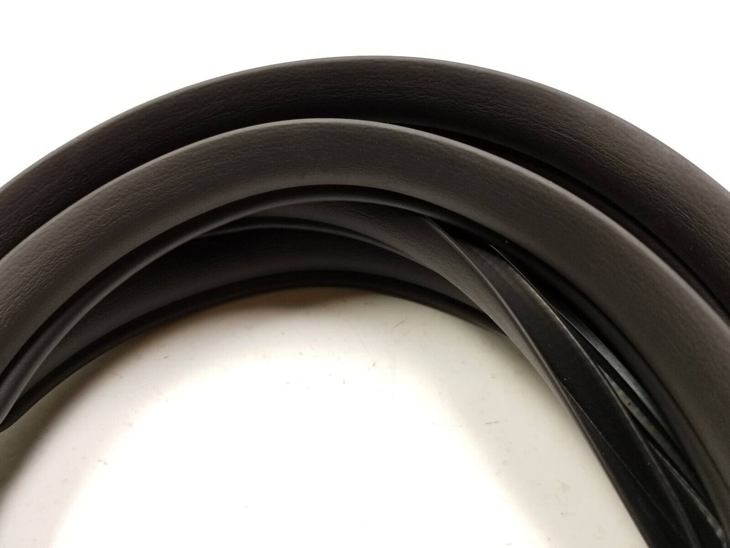 18-21 Hyundai Kona Door Weatherstrip Seal Front Right Pass Side OEM 29k Miles