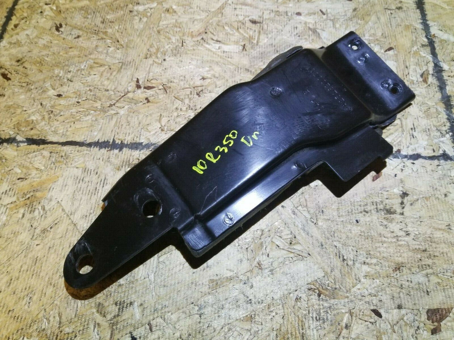 07 08 09 10 Mercedes R350 Left Driver Front Strut Tower Bracket Support OEM