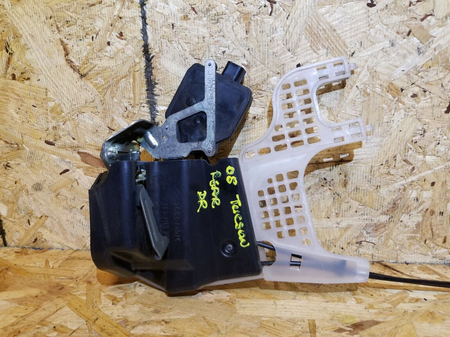 07 08 09 Hyundai Tucson Rear Left Driver Door Lock Latch Actuator OEM 89k