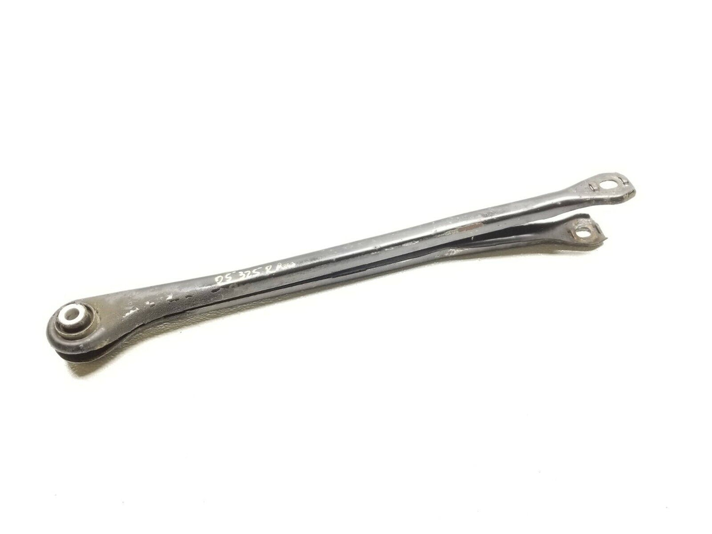 01 02 03 04 05 BMW E46 Sdn Rear Right Pass Lower Control Arm OEM